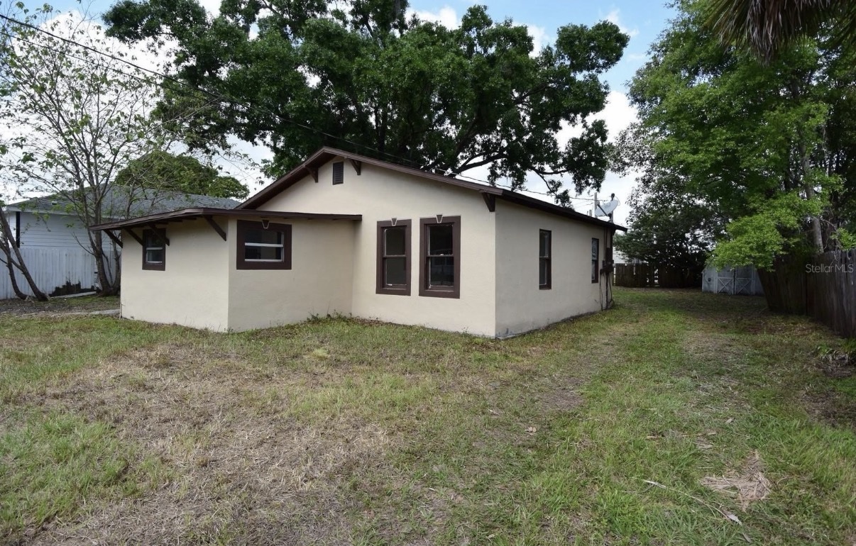 1307 Josephine St